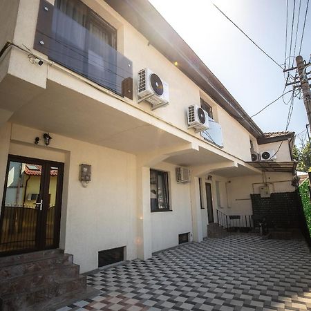 Nelana Vandrarhem Cluj-Napoca Exteriör bild