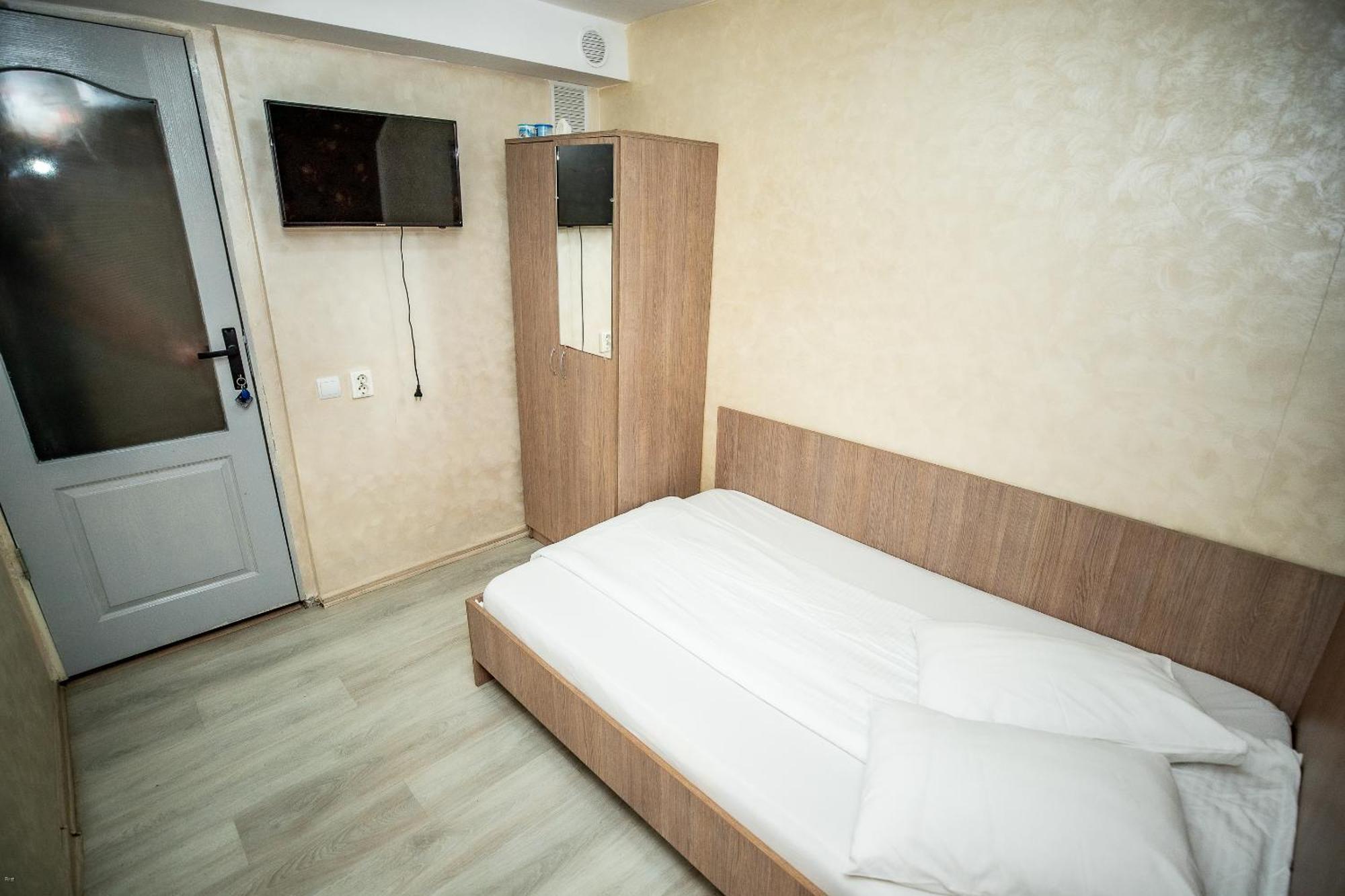 Nelana Vandrarhem Cluj-Napoca Exteriör bild