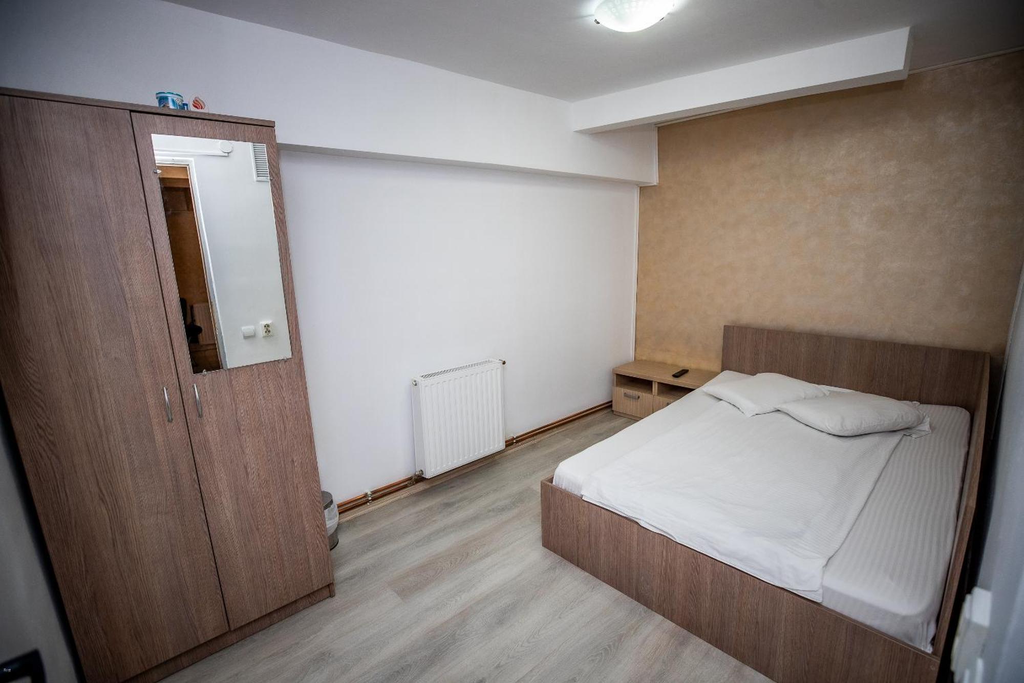 Nelana Vandrarhem Cluj-Napoca Exteriör bild