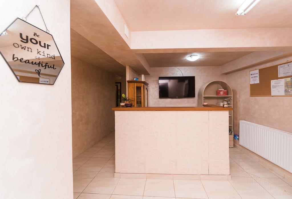 Nelana Vandrarhem Cluj-Napoca Exteriör bild